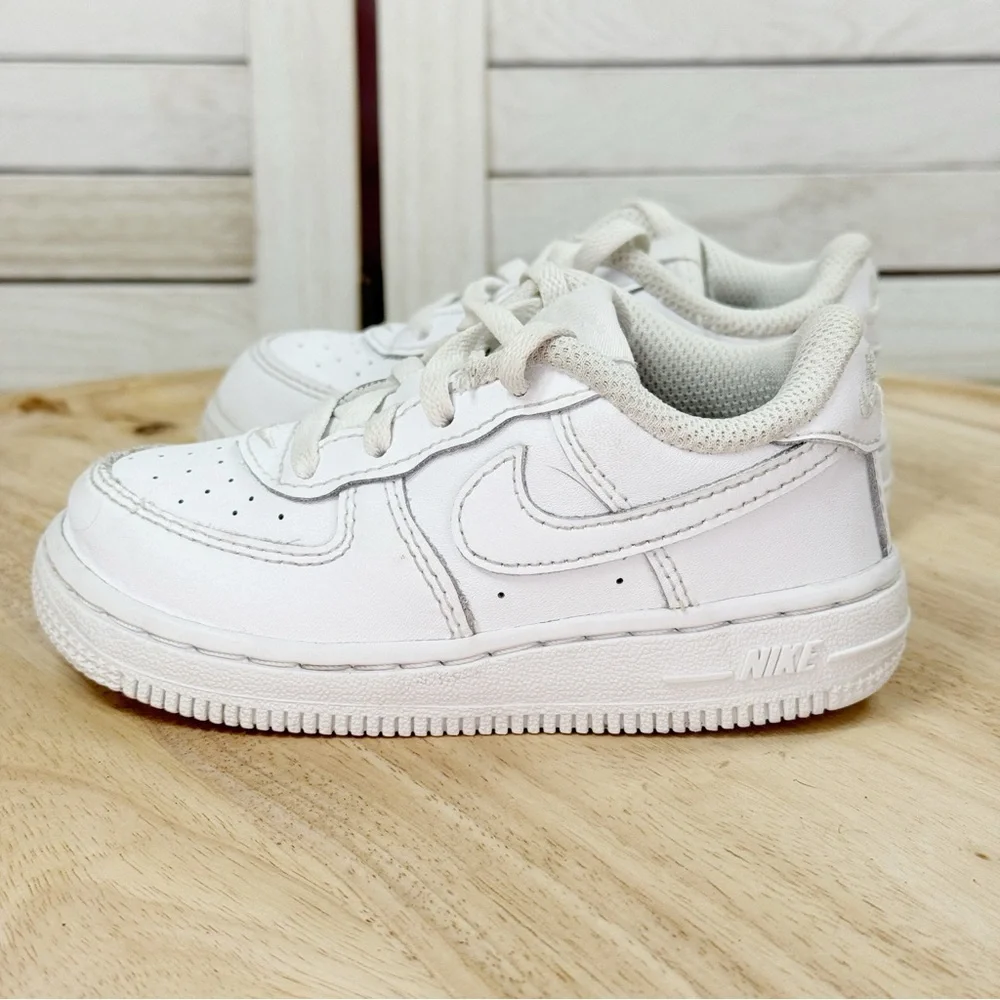 Nike ToddlerAir Force 1 Low LE‎ Triple White Sneakers Toddlers 8 DH2926-111